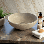 Kalksteinservant SERA – grønn-beige Marine Green med naturlige fossile detaljer